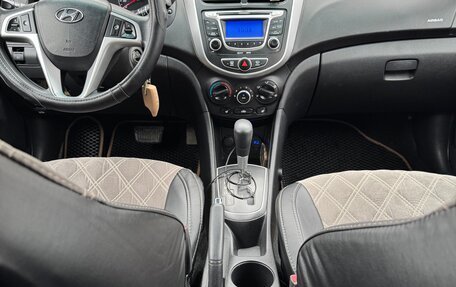 Hyundai Solaris II рестайлинг, 2011 год, 785 000 рублей, 12 фотография