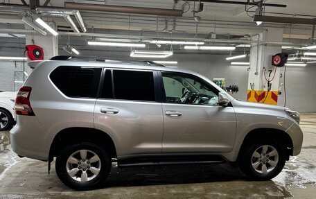 Toyota Land Cruiser Prado 150 рестайлинг 2, 2015 год, 2 950 000 рублей, 9 фотография
