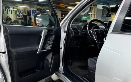 Toyota Land Cruiser Prado 150 рестайлинг 2, 2015 год, 2 950 000 рублей, 13 фотография