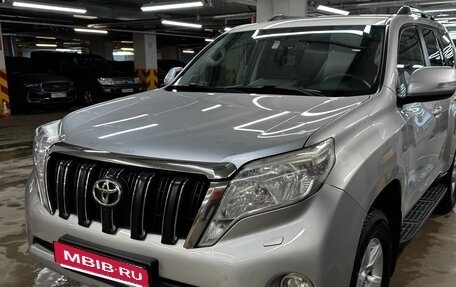 Toyota Land Cruiser Prado 150 рестайлинг 2, 2015 год, 2 950 000 рублей, 2 фотография