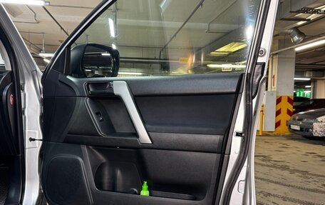 Toyota Land Cruiser Prado 150 рестайлинг 2, 2015 год, 2 950 000 рублей, 24 фотография