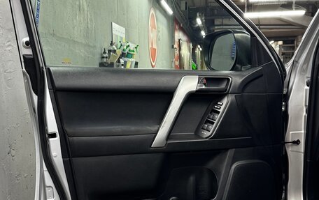 Toyota Land Cruiser Prado 150 рестайлинг 2, 2015 год, 2 950 000 рублей, 26 фотография