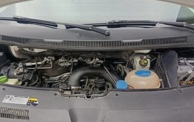 Volkswagen Caravelle T6 рестайлинг, 2016 год, 1 400 000 рублей, 1 фотография