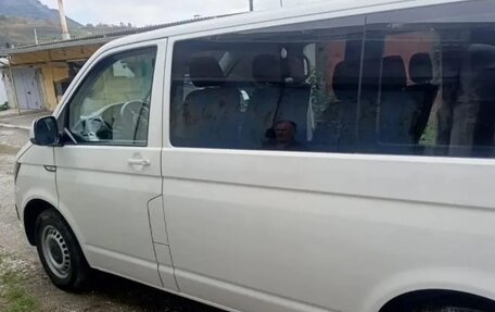 Volkswagen Caravelle T6 рестайлинг, 2016 год, 1 400 000 рублей, 3 фотография