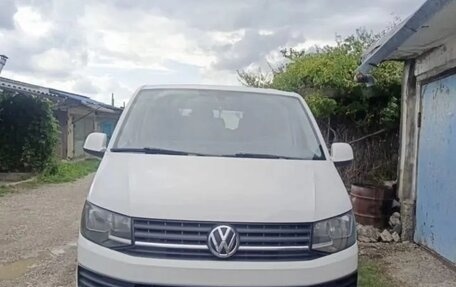 Volkswagen Caravelle T6 рестайлинг, 2016 год, 1 400 000 рублей, 11 фотография