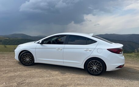 Hyundai Elantra VI рестайлинг, 2019 год, 1 420 000 рублей, 8 фотография