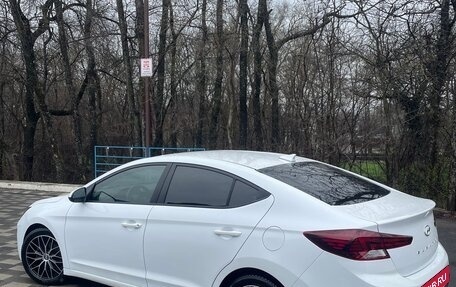 Hyundai Elantra VI рестайлинг, 2019 год, 1 420 000 рублей, 4 фотография