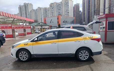 Hyundai Solaris II рестайлинг, 2018 год, 550 000 рублей, 3 фотография