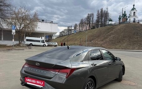 Hyundai Elantra, 2022 год, 1 750 000 рублей, 4 фотография