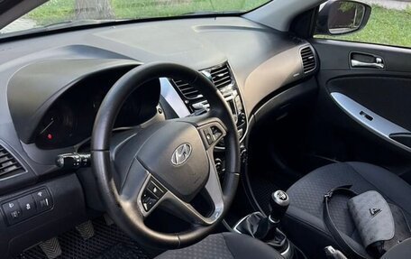 Hyundai Solaris II рестайлинг, 2011 год, 650 000 рублей, 8 фотография