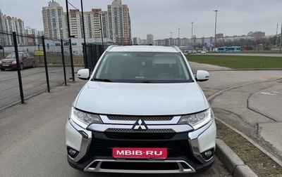 Mitsubishi Outlander III рестайлинг 3, 2020 год, 1 944 000 рублей, 1 фотография