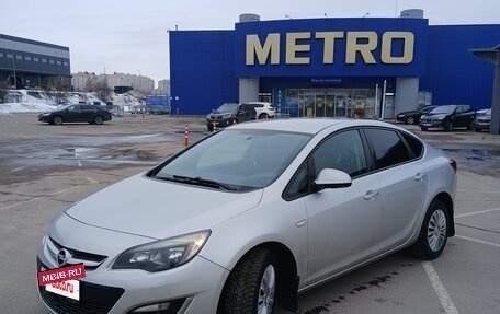 Opel Astra J, 2013 год, 615 000 рублей, 5 фотография