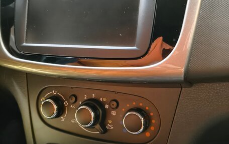 Renault Logan II, 2020 год, 799 999 рублей, 17 фотография