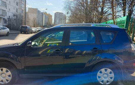 Mitsubishi Outlander III рестайлинг 3, 2010 год, 950 000 рублей, 10 фотография