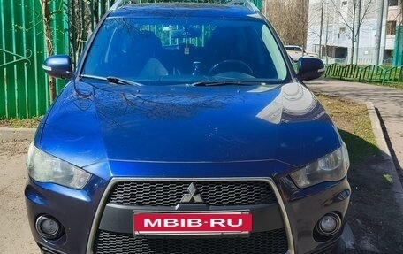 Mitsubishi Outlander III рестайлинг 3, 2010 год, 950 000 рублей, 13 фотография
