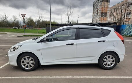 Hyundai Solaris II рестайлинг, 2013 год, 850 000 рублей, 2 фотография