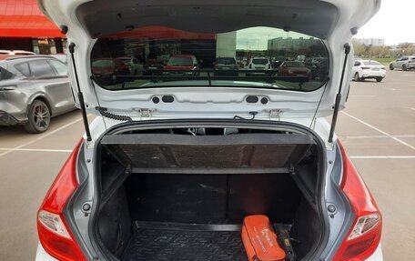 Hyundai Solaris II рестайлинг, 2013 год, 850 000 рублей, 17 фотография