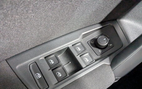 Volkswagen Tiguan II, 2021 год, 3 645 000 рублей, 29 фотография