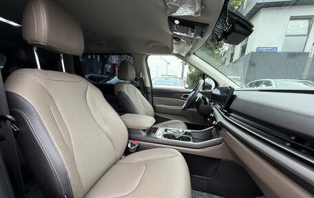 KIA Carnival, 2025 год, 6 490 000 рублей, 18 фотография