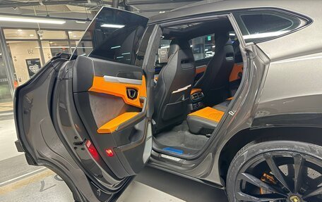 Lamborghini Urus I, 2025 год, 38 990 000 рублей, 13 фотография