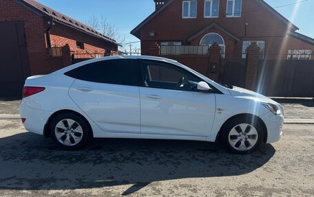 Hyundai Solaris II рестайлинг, 2015 год, 720 000 рублей, 2 фотография