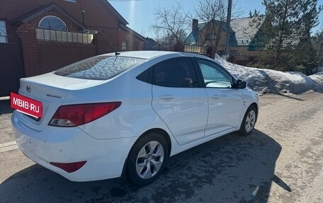 Hyundai Solaris II рестайлинг, 2015 год, 720 000 рублей, 3 фотография