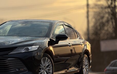 Toyota Camry, 2020 год, 2 950 000 рублей, 4 фотография