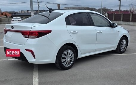 KIA Rio IV, 2018 год, 890 000 рублей, 4 фотография