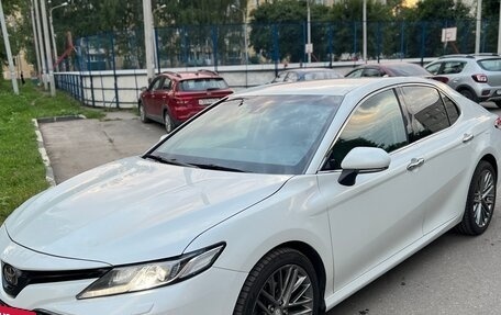 Toyota Camry, 2018 год, 2 360 000 рублей, 7 фотография