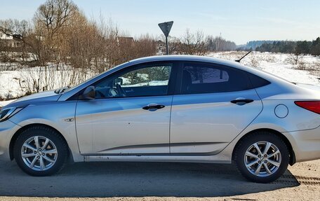 Hyundai Solaris II рестайлинг, 2011 год, 815 000 рублей, 2 фотография