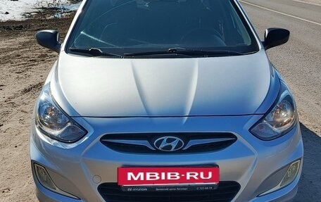 Hyundai Solaris II рестайлинг, 2011 год, 815 000 рублей, 13 фотография