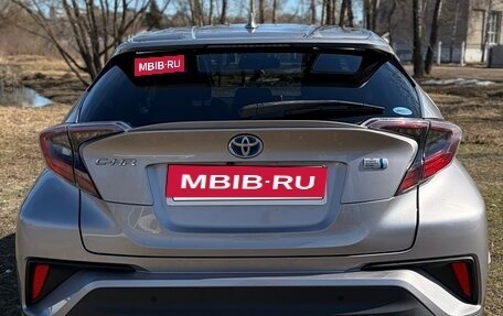 Toyota C-HR I рестайлинг, 2018 год, 2 100 000 рублей, 3 фотография