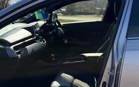 Toyota C-HR I рестайлинг, 2018 год, 2 100 000 рублей, 13 фотография