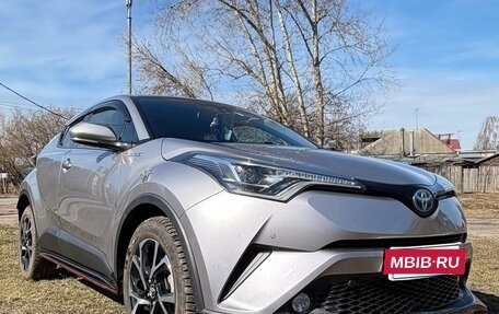Toyota C-HR I рестайлинг, 2018 год, 2 100 000 рублей, 11 фотография