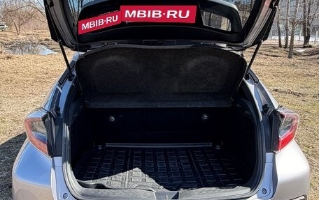 Toyota C-HR I рестайлинг, 2018 год, 2 100 000 рублей, 15 фотография