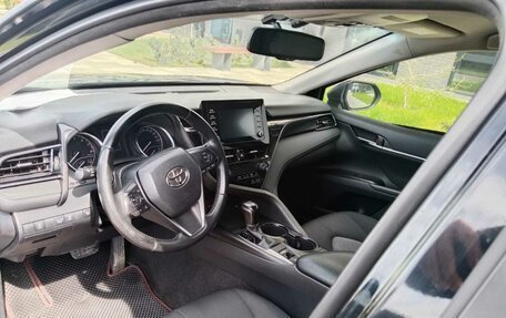 Toyota Camry, 2021 год, 1 890 000 рублей, 5 фотография