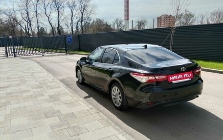 Toyota Camry, 2021 год, 1 890 000 рублей, 3 фотография