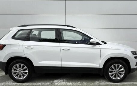 Skoda Karoq I, 2022 год, 2 390 000 рублей, 5 фотография