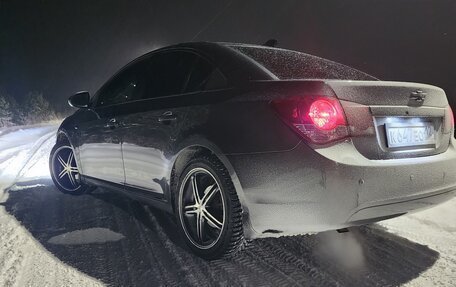 Chevrolet Cruze II, 2010 год, 765 000 рублей, 4 фотография