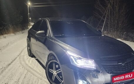Chevrolet Cruze II, 2010 год, 765 000 рублей, 3 фотография