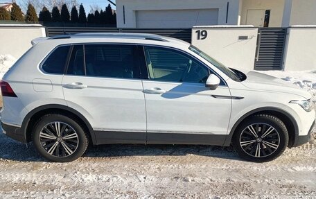 Volkswagen Tiguan II, 2021 год, 2 640 000 рублей, 5 фотография