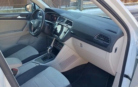 Volkswagen Tiguan II, 2021 год, 2 640 000 рублей, 10 фотография