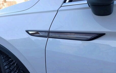 Volkswagen Tiguan II, 2021 год, 2 640 000 рублей, 14 фотография