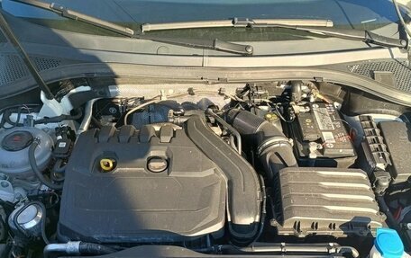 Volkswagen Tiguan II, 2021 год, 2 640 000 рублей, 19 фотография