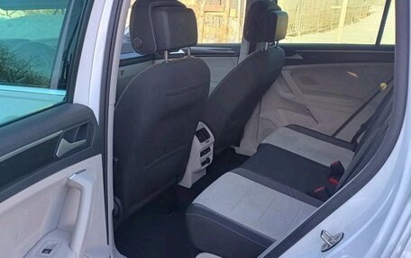 Volkswagen Tiguan II, 2021 год, 2 640 000 рублей, 22 фотография