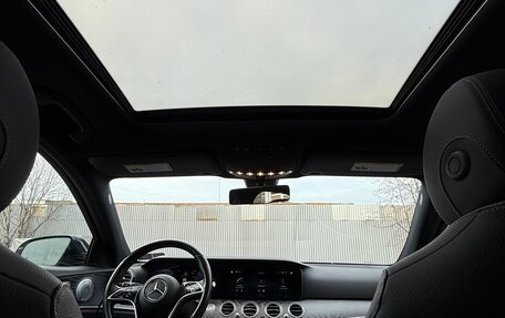 Mercedes-Benz E-Класс, 2020 год, 4 500 000 рублей, 10 фотография