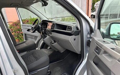 Volkswagen Caravelle T6 рестайлинг, 2023 год, 3 840 000 рублей, 4 фотография