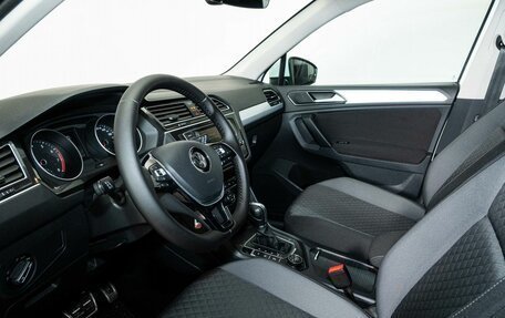 Volkswagen Tiguan II, 2017 год, 2 598 000 рублей, 5 фотография