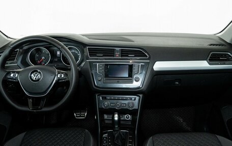 Volkswagen Tiguan II, 2017 год, 2 598 000 рублей, 7 фотография