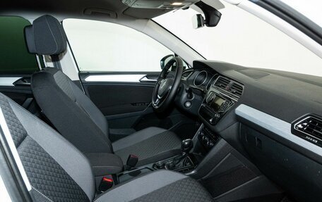 Volkswagen Tiguan II, 2017 год, 2 598 000 рублей, 6 фотография